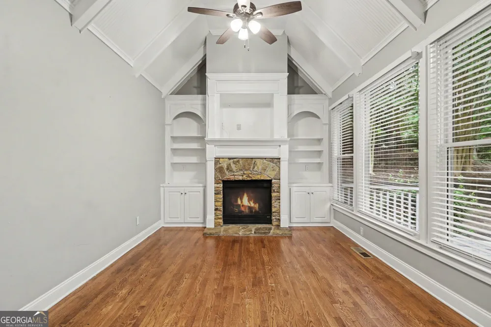 1762 Country Wood DR Hoschton, GA 30548