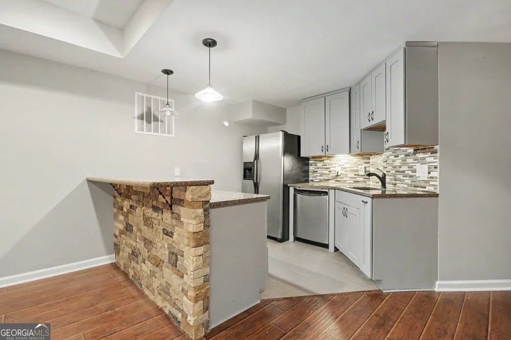 1762 Country Wood DR Hoschton, GA 30548