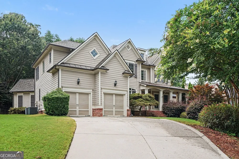 1762 Country Wood DR Hoschton, GA 30548