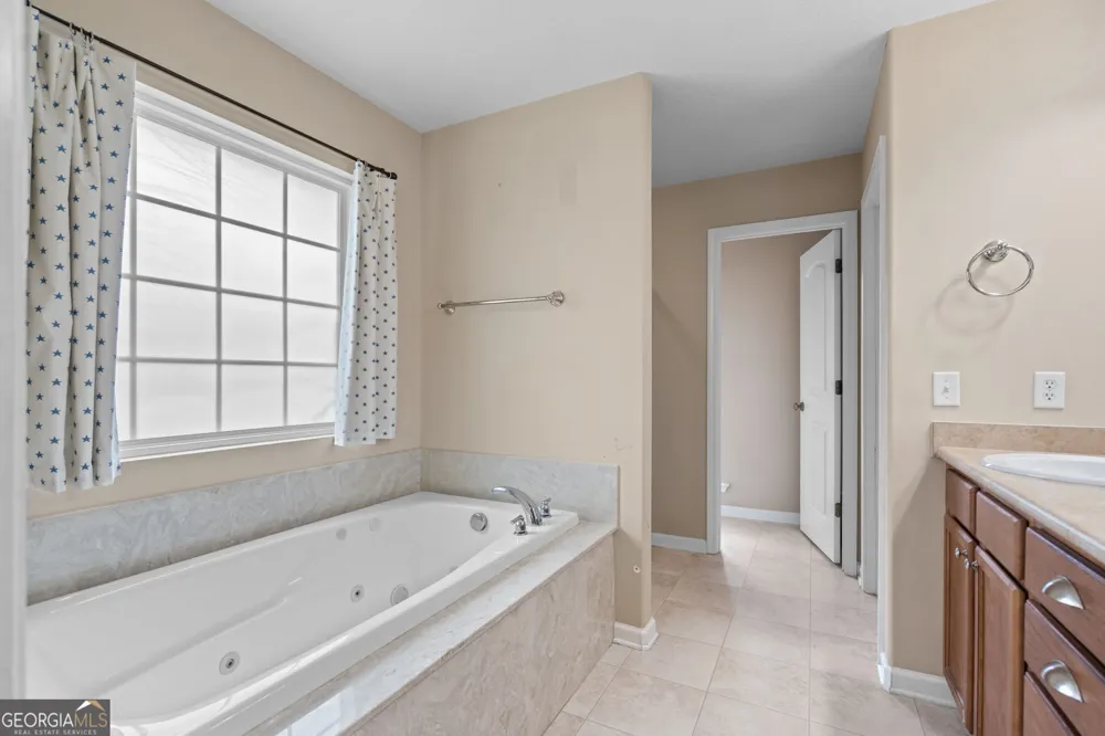 197 Parker LN Richmond Hill, GA 31324