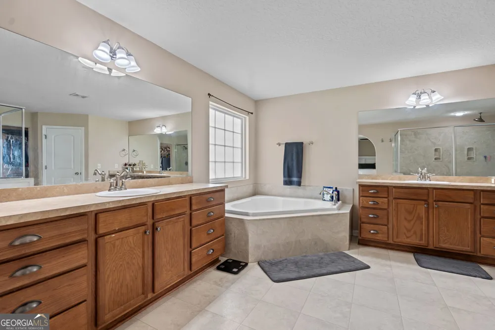197 Parker LN Richmond Hill, GA 31324