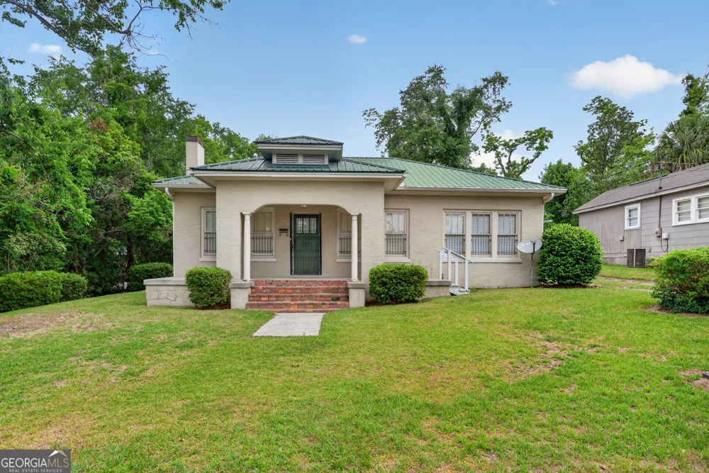417 E Sellers ST Douglas, GA 31533