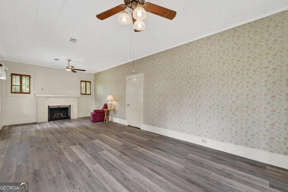 417 E Sellers ST Douglas, GA 31533