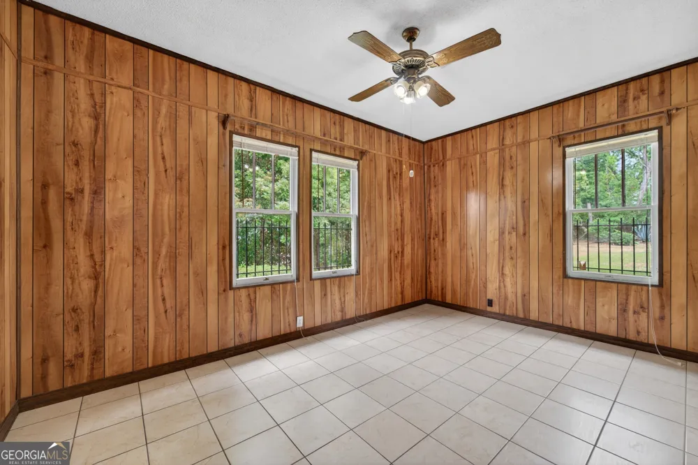 417 E Sellers ST Douglas, GA 31533