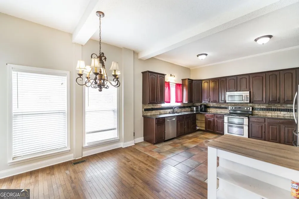 208 Martin TER Kathleen, GA 31047