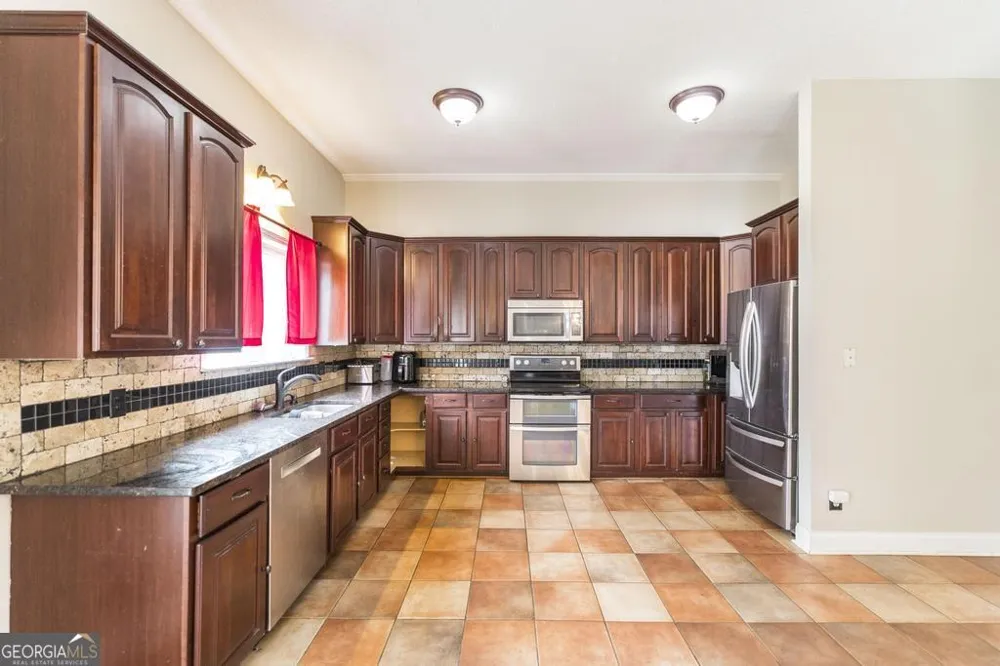 208 Martin TER Kathleen, GA 31047