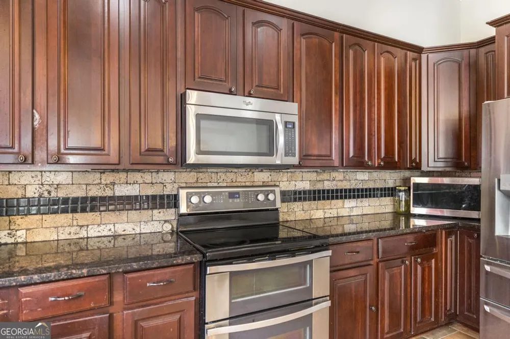 208 Martin TER Kathleen, GA 31047