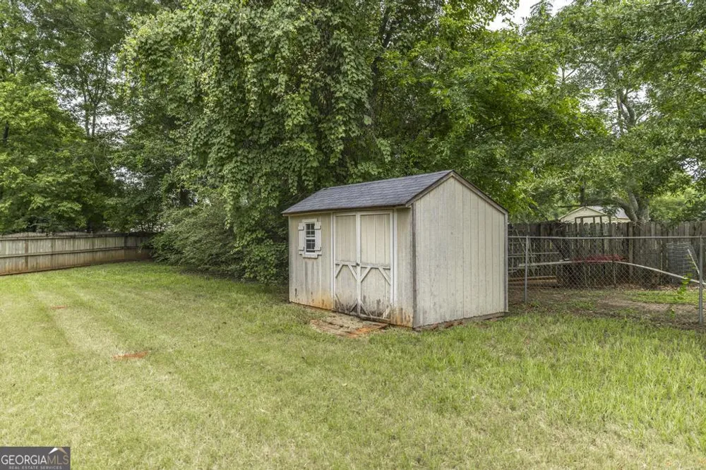 208 Martin TER Kathleen, GA 31047