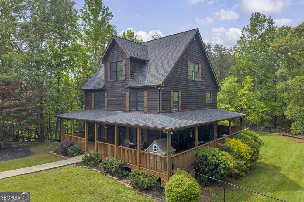 946 Riverdale RD Toccoa, GA 30577