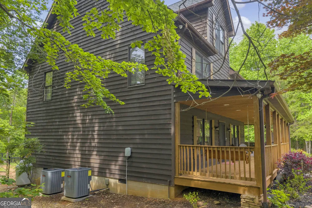 946 Riverdale RD Toccoa, GA 30577
