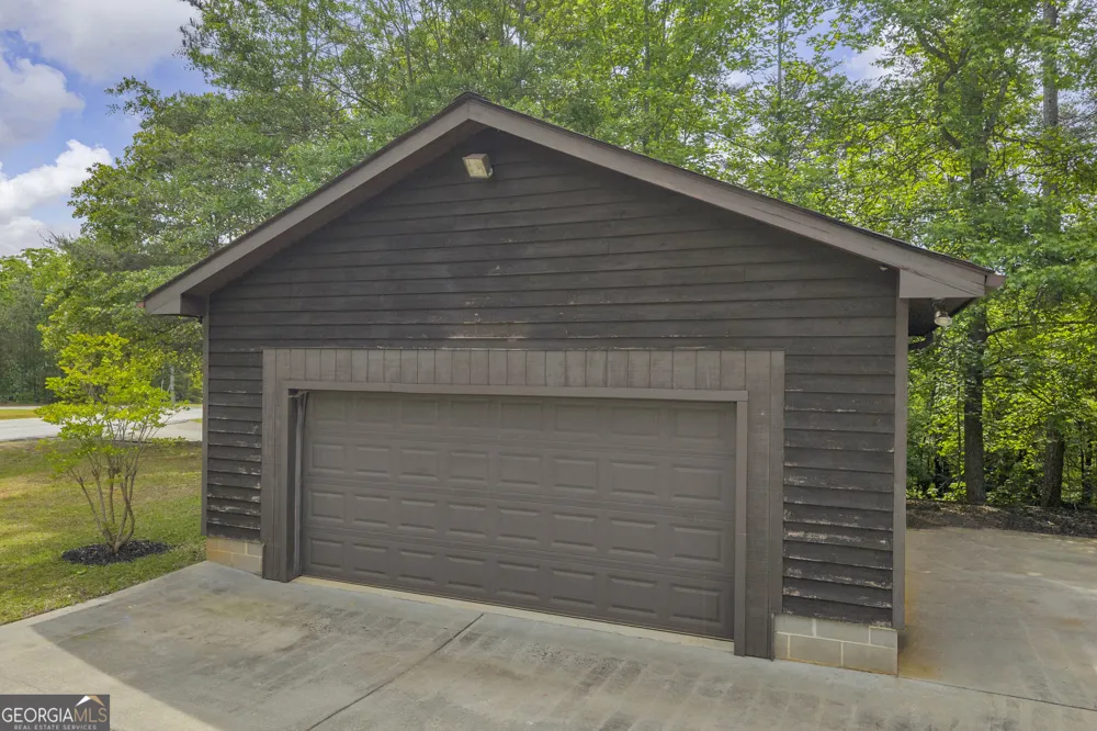 946 Riverdale RD Toccoa, GA 30577
