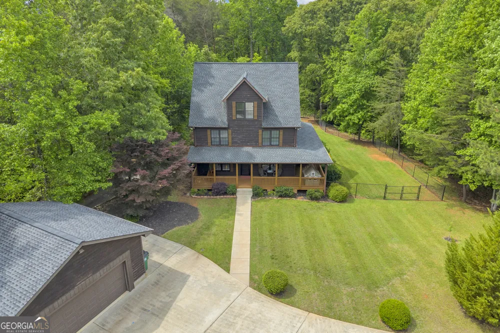 946 Riverdale RD Toccoa, GA 30577