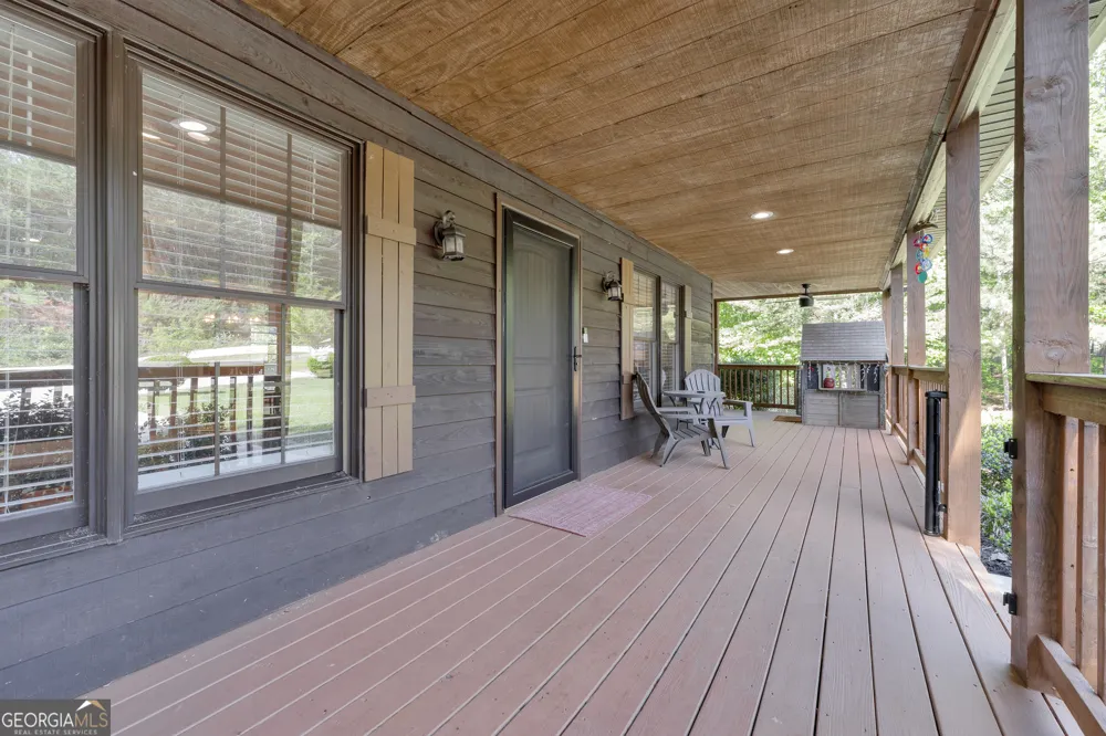 946 Riverdale RD Toccoa, GA 30577
