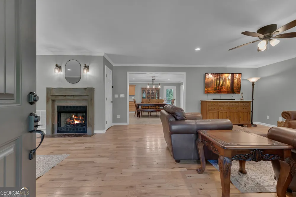 946 Riverdale RD Toccoa, GA 30577