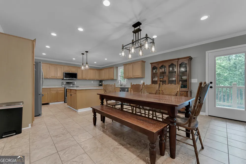 946 Riverdale RD Toccoa, GA 30577