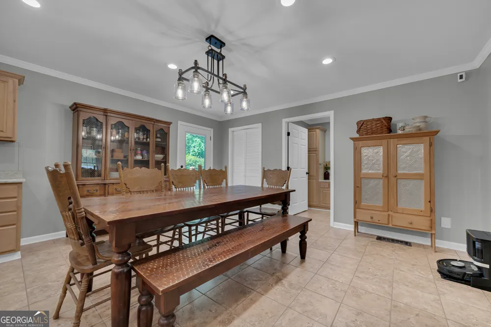 946 Riverdale RD Toccoa, GA 30577