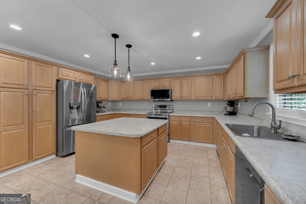 946 Riverdale RD Toccoa, GA 30577