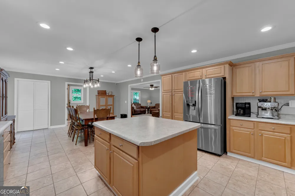 946 Riverdale RD Toccoa, GA 30577