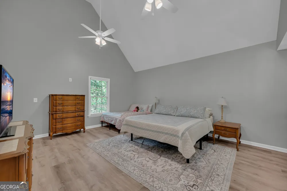 946 Riverdale RD Toccoa, GA 30577