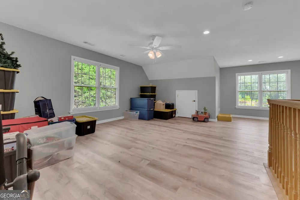 946 Riverdale RD Toccoa, GA 30577