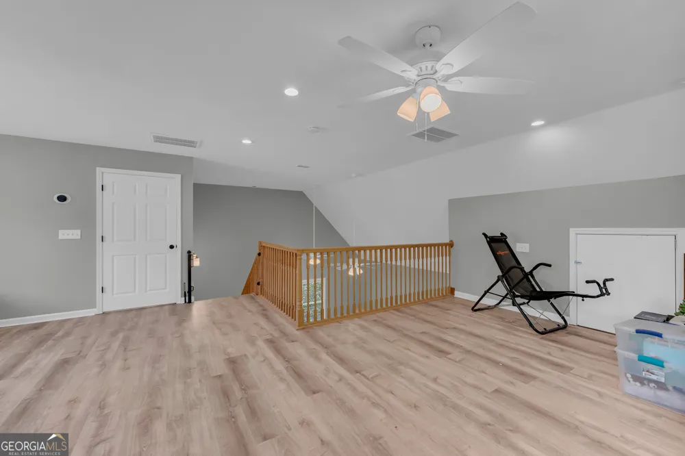 946 Riverdale RD Toccoa, GA 30577