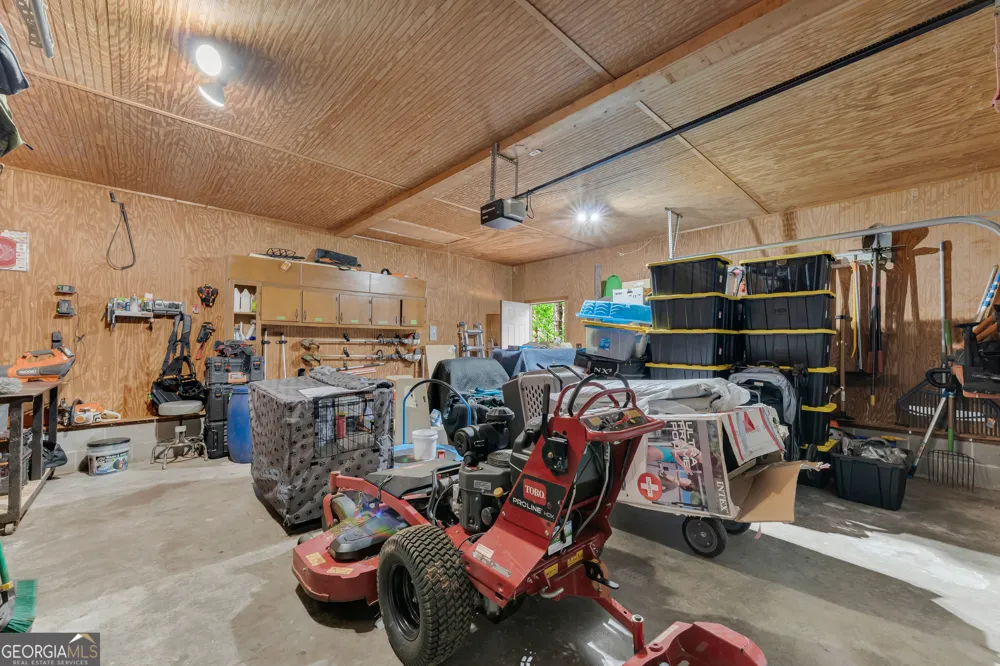 946 Riverdale RD Toccoa, GA 30577