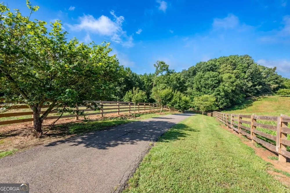 755 Harris RD Jasper, GA 30143