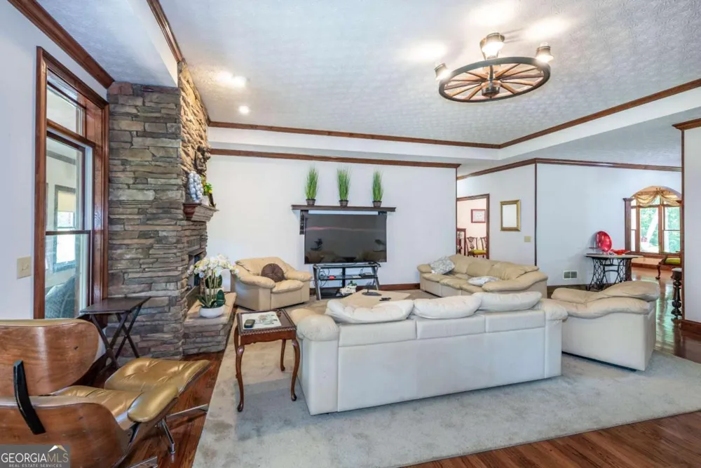 755 Harris RD Jasper, GA 30143