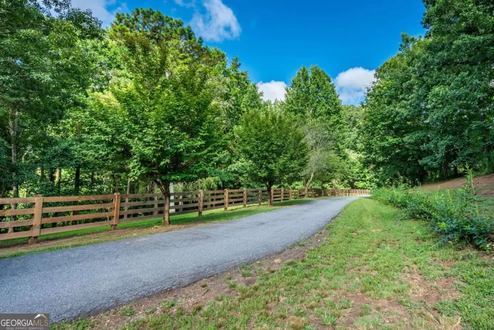 755 Harris RD Jasper, GA 30143