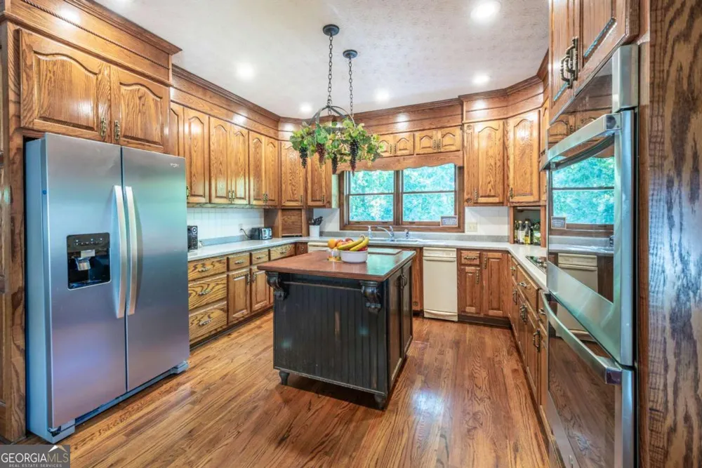 755 Harris RD Jasper, GA 30143