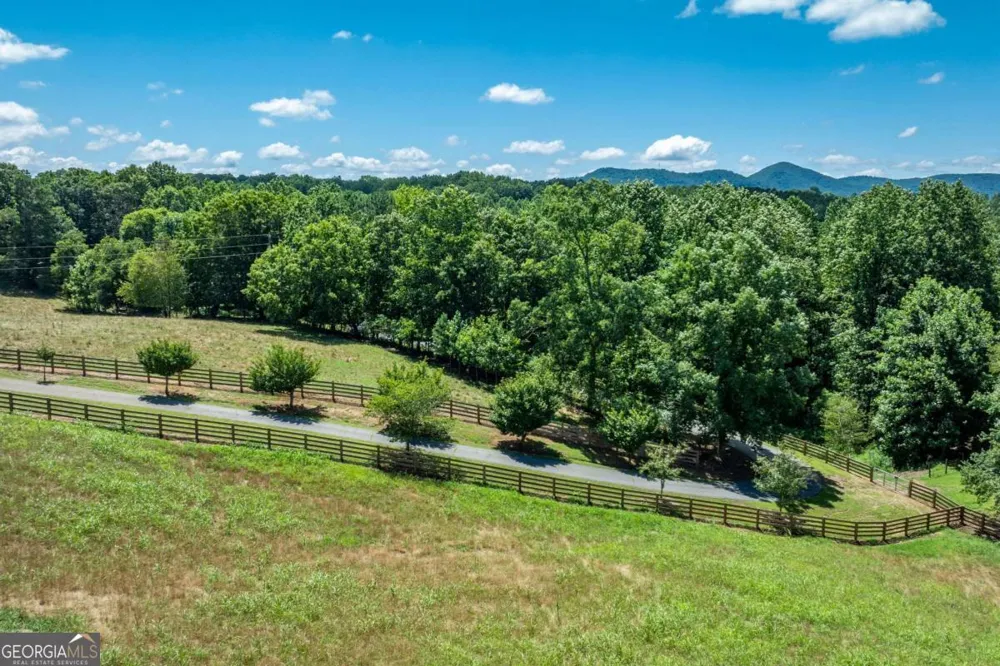 755 Harris RD Jasper, GA 30143