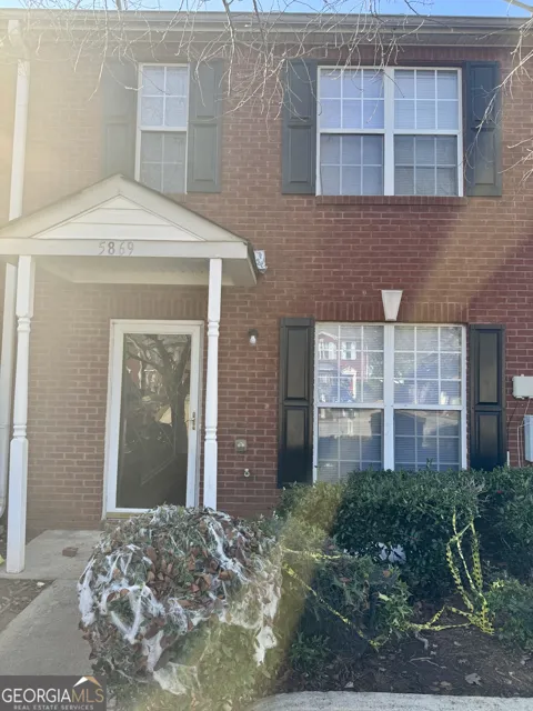 5869 Strathmoor Manor CIR
