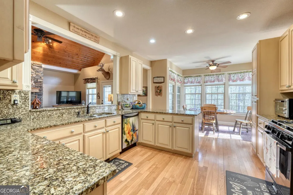 380 Patricks DR Blairsville, GA 30512