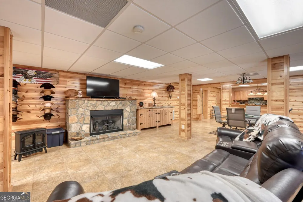380 Patricks DR Blairsville, GA 30512