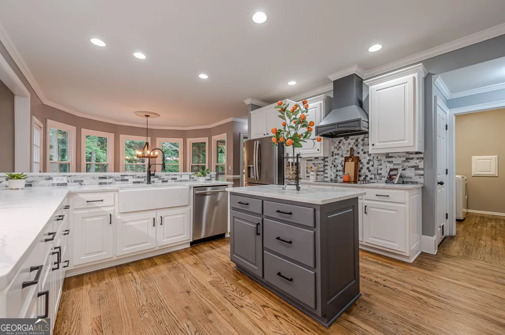 10425 High Falls CIR Johns Creek, GA 30022