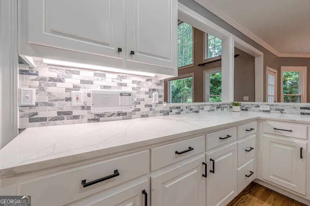 10425 High Falls CIR Johns Creek, GA 30022