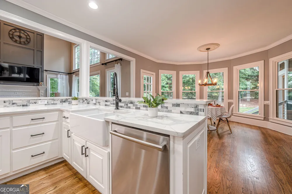 10425 High Falls CIR Johns Creek, GA 30022