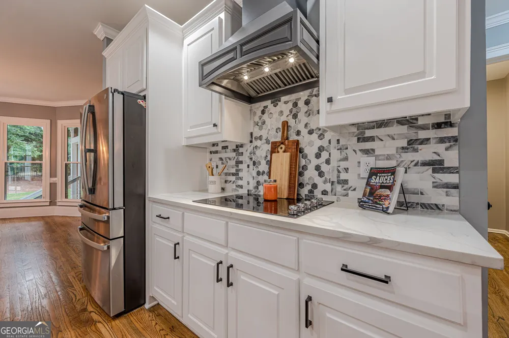 10425 High Falls CIR Johns Creek, GA 30022