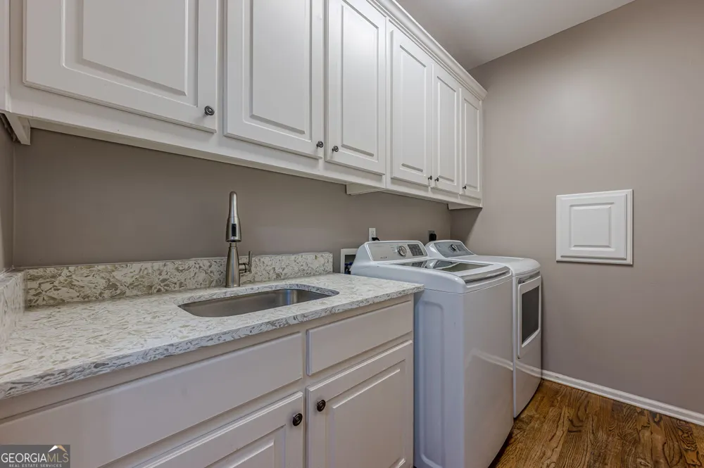 10425 High Falls CIR Johns Creek, GA 30022