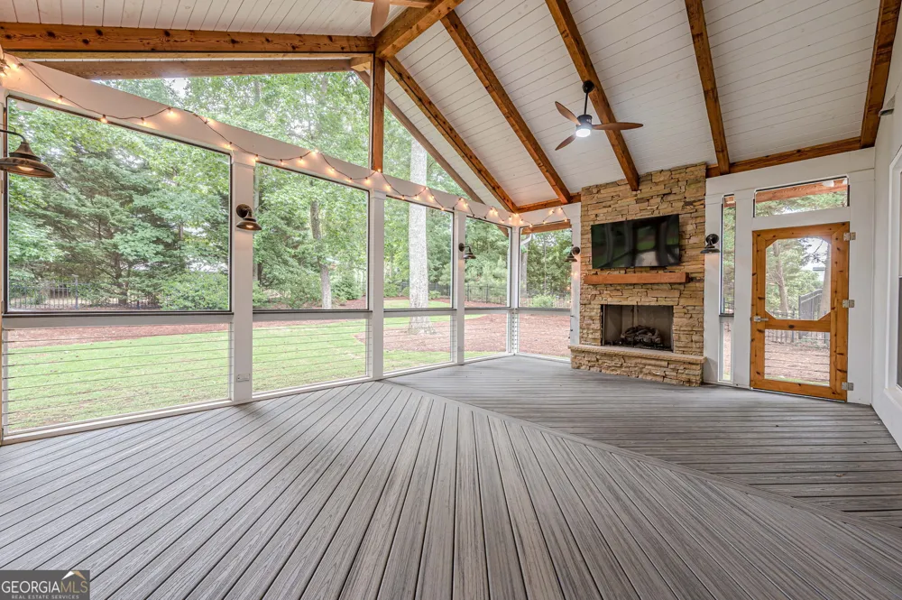 10425 High Falls CIR Johns Creek, GA 30022