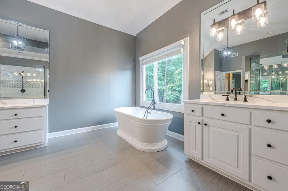 10425 High Falls CIR Johns Creek, GA 30022
