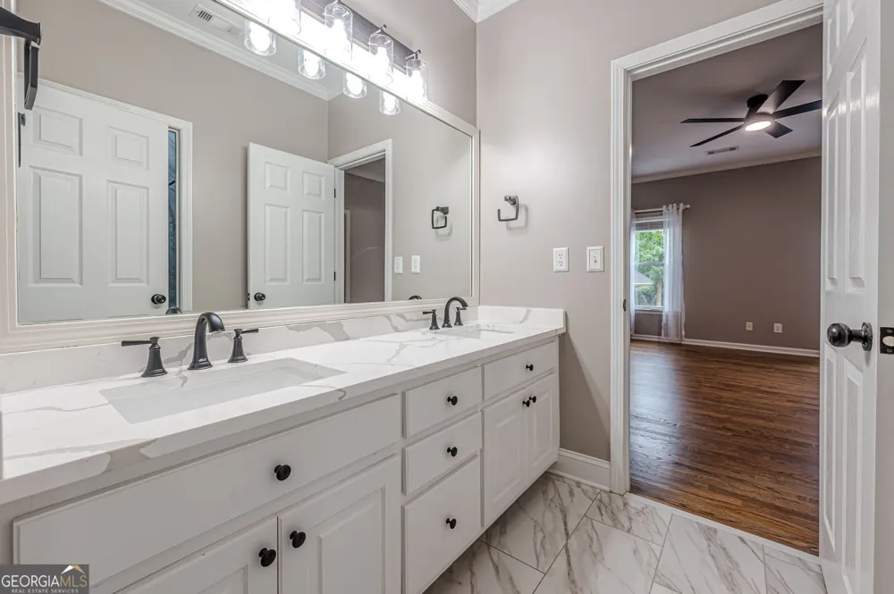 10425 High Falls CIR Johns Creek, GA 30022