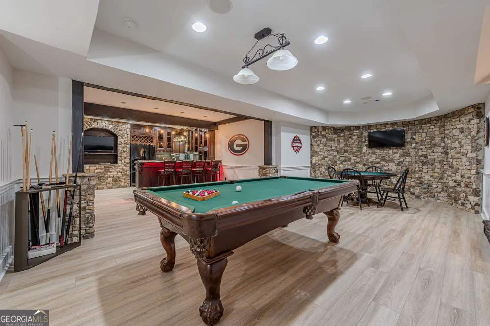 10425 High Falls CIR Johns Creek, GA 30022
