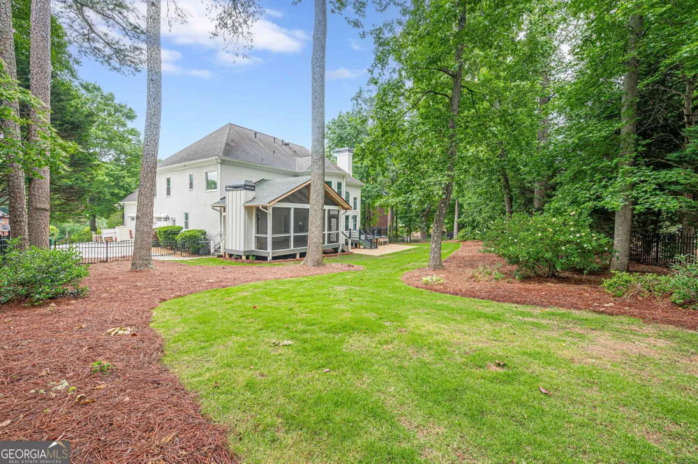 10425 High Falls CIR Johns Creek, GA 30022