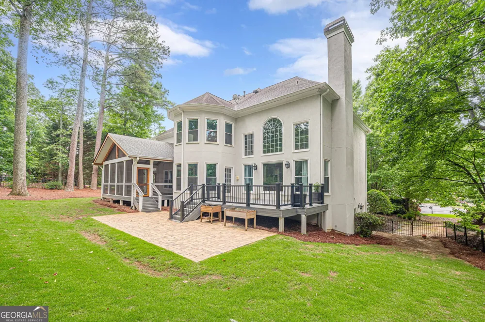 10425 High Falls CIR Johns Creek, GA 30022