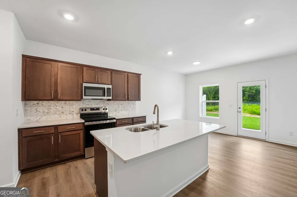320 Dearborn DR Cartersville, GA 30120
