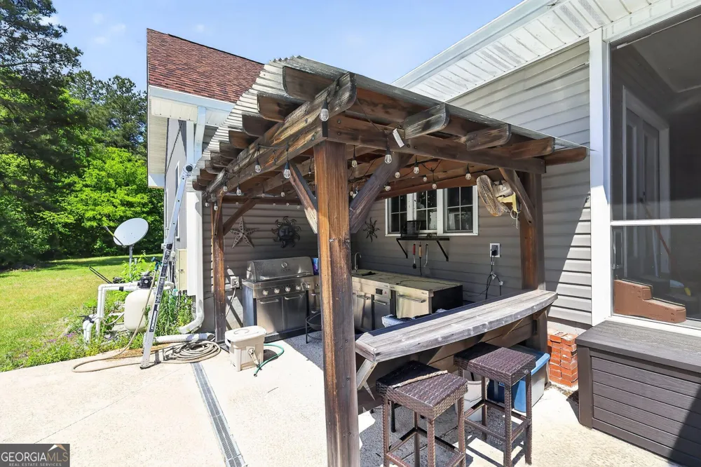 645 King RD Harrison, GA 31035