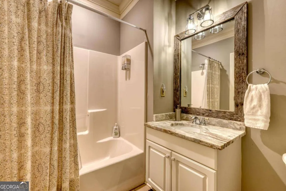 112 Gleneagle CT Clayton, GA 30525