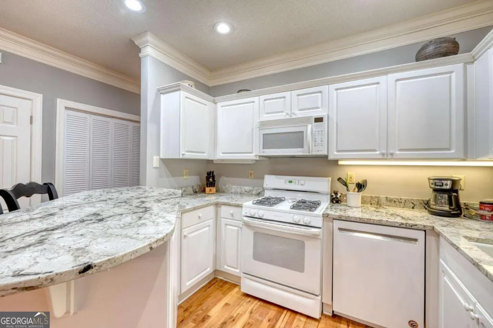 112 Gleneagle CT Clayton, GA 30525