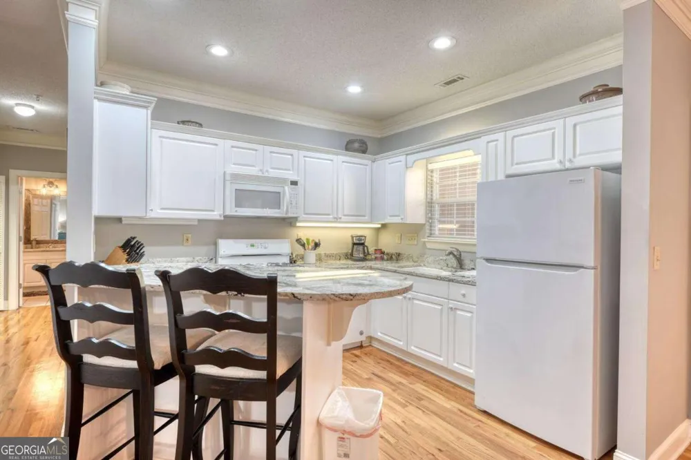 112 Gleneagle CT Clayton, GA 30525